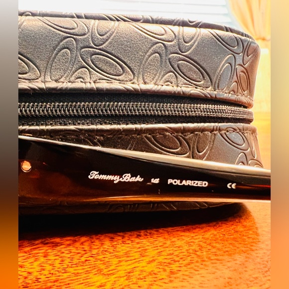 Tommy Bahama Women's Brown Tortoise Sunglasses EXCELLENT CONDITION - Picture 10 of 14